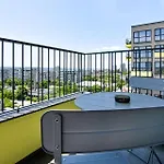 Апартаменты Azure View 2br Luxury - Free Parking