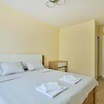 Апартаменты Azure View 2br Luxury - Free Parking